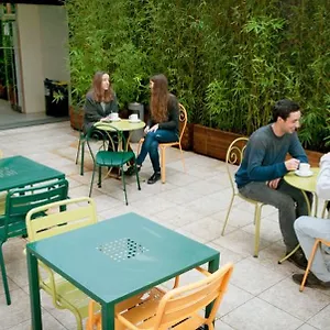 https://pere-tarres-hostel.catalonia-hotels.com